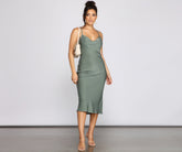 Robe mi-longue en satin Forever Chic